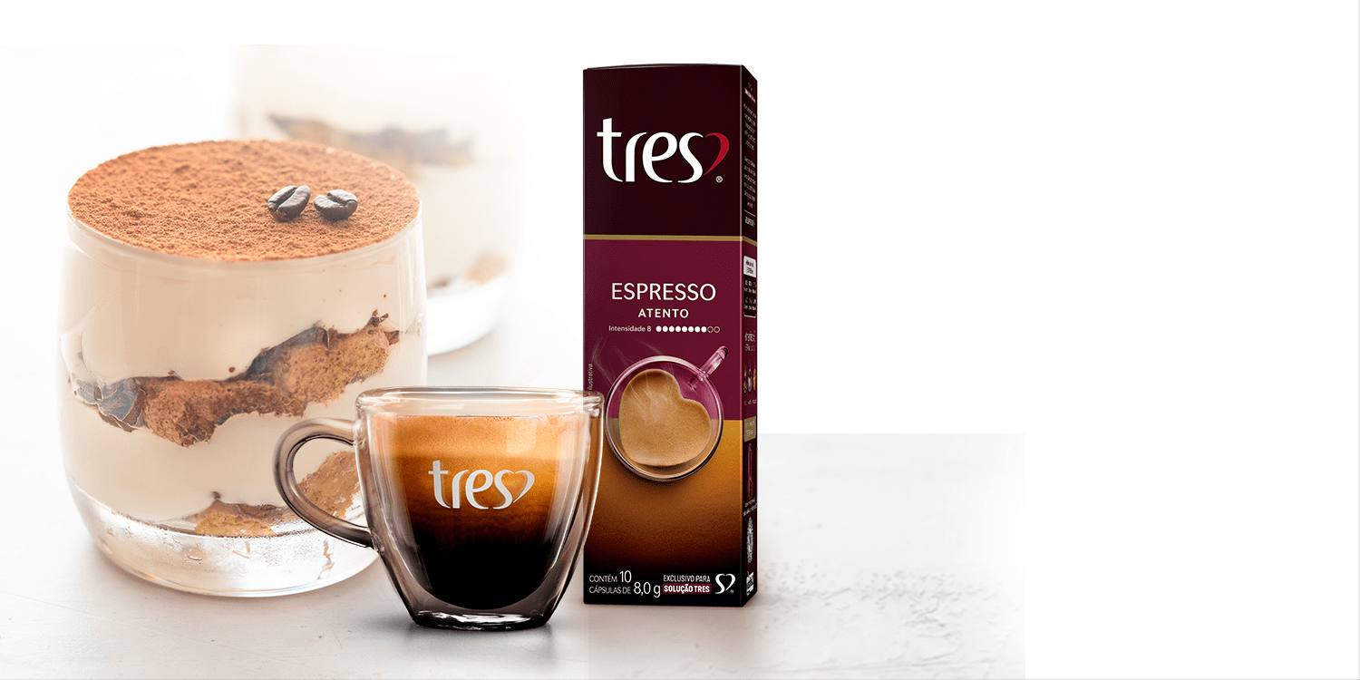 Cafeteira TRES e produtos da 3 Corações